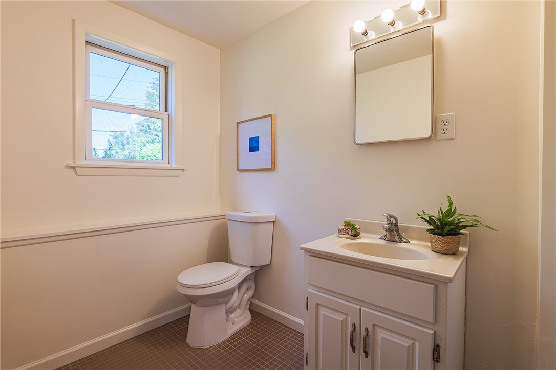 164 Queens Lane Irondequoit, NY 14617 - Photo 29 of 50