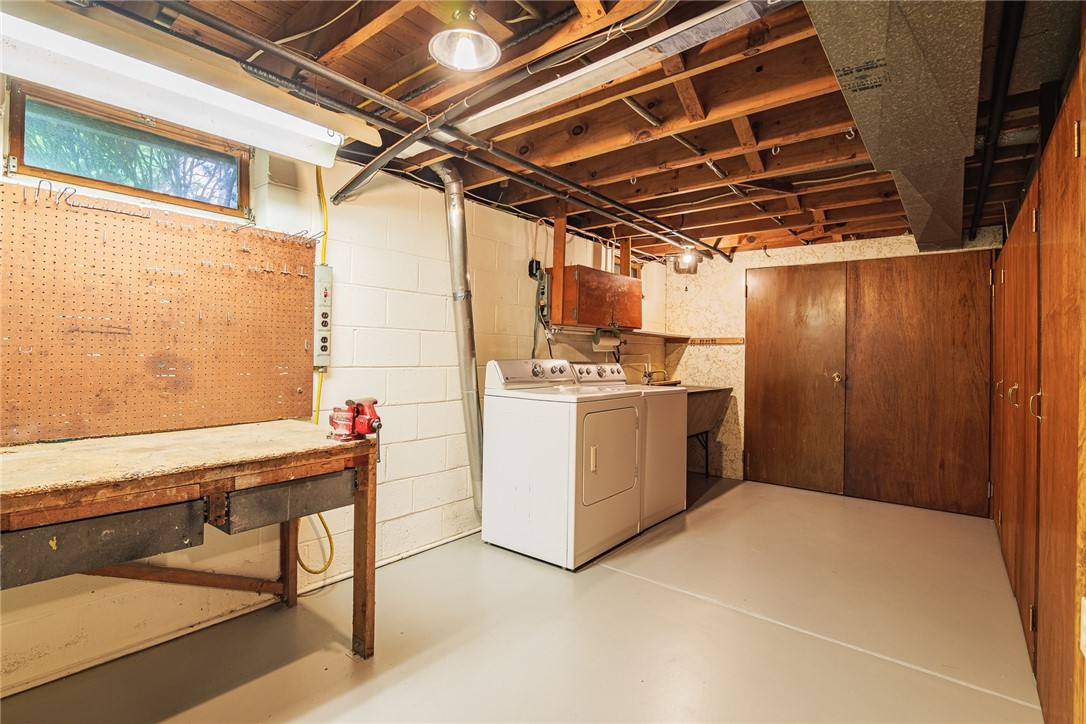 164 Queens Lane Irondequoit, NY 14617 - Photo 32 of 50