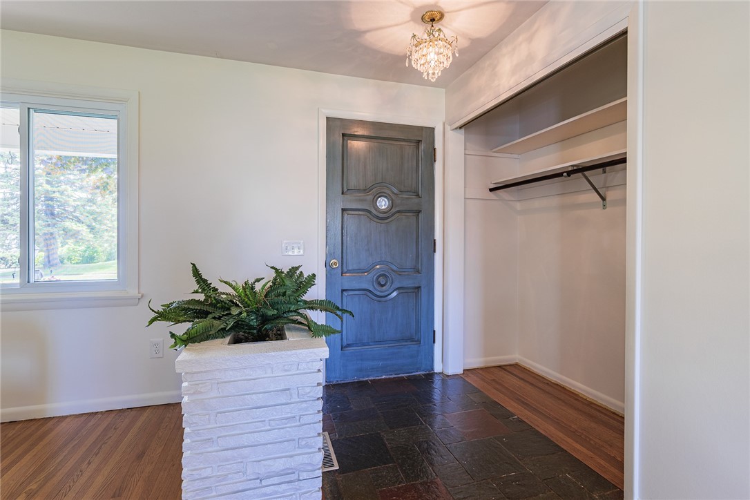 164 Queens Lane Irondequoit, NY 14617 - Photo 7 of 50