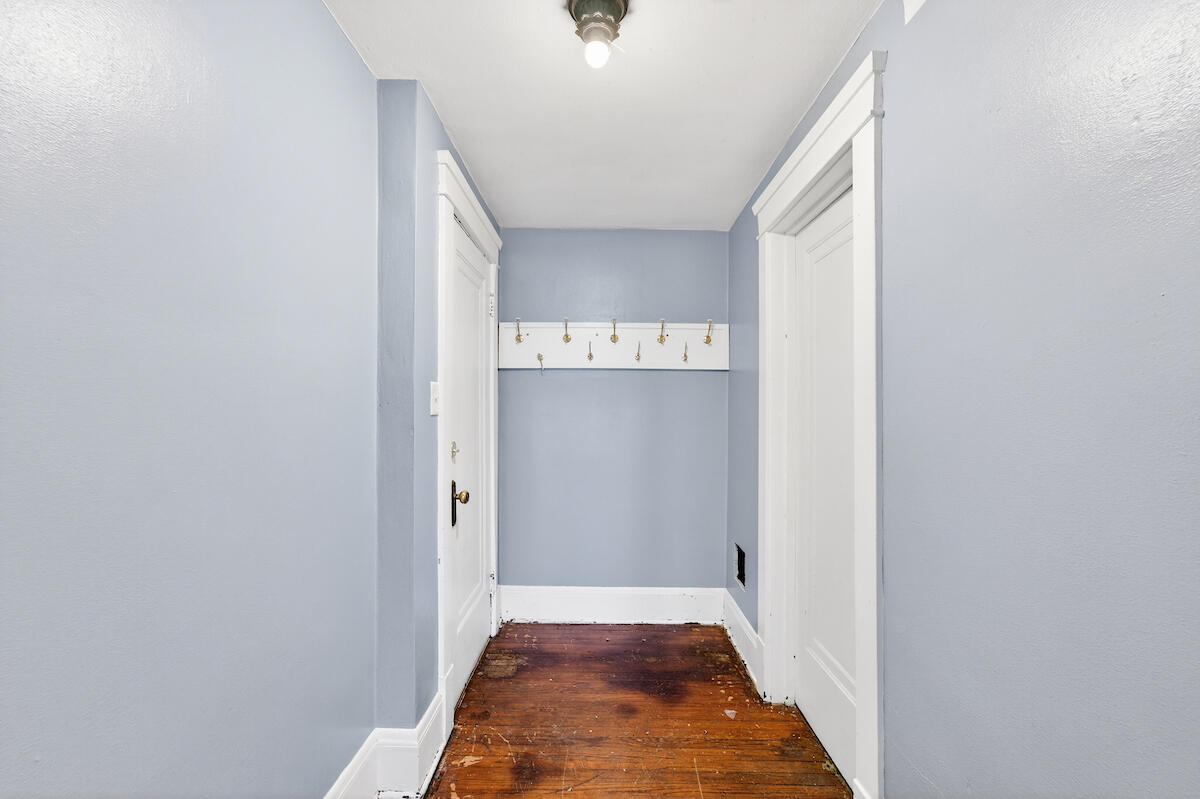 1527 Hayes Avenue Racine, WI 53405 - Photo 16 of 20 Unit 4 - Upper 7