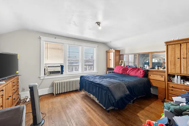 $300,000 | 1527 Hayes Avenue, Racine, WI 53405