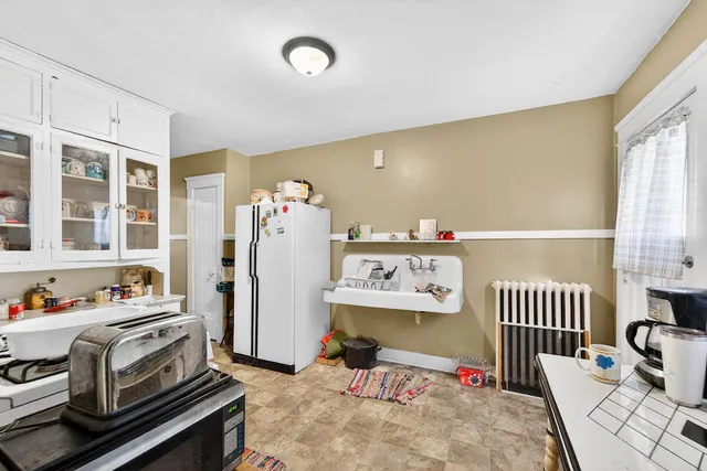 $300,000 | 1527 Hayes Avenue, Racine, WI 53405