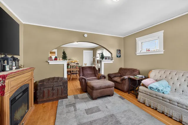 $300,000 | 1527 Hayes Avenue, Racine, WI 53405