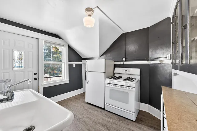 $300,000 | 1527 Hayes Avenue, Racine, WI 53405