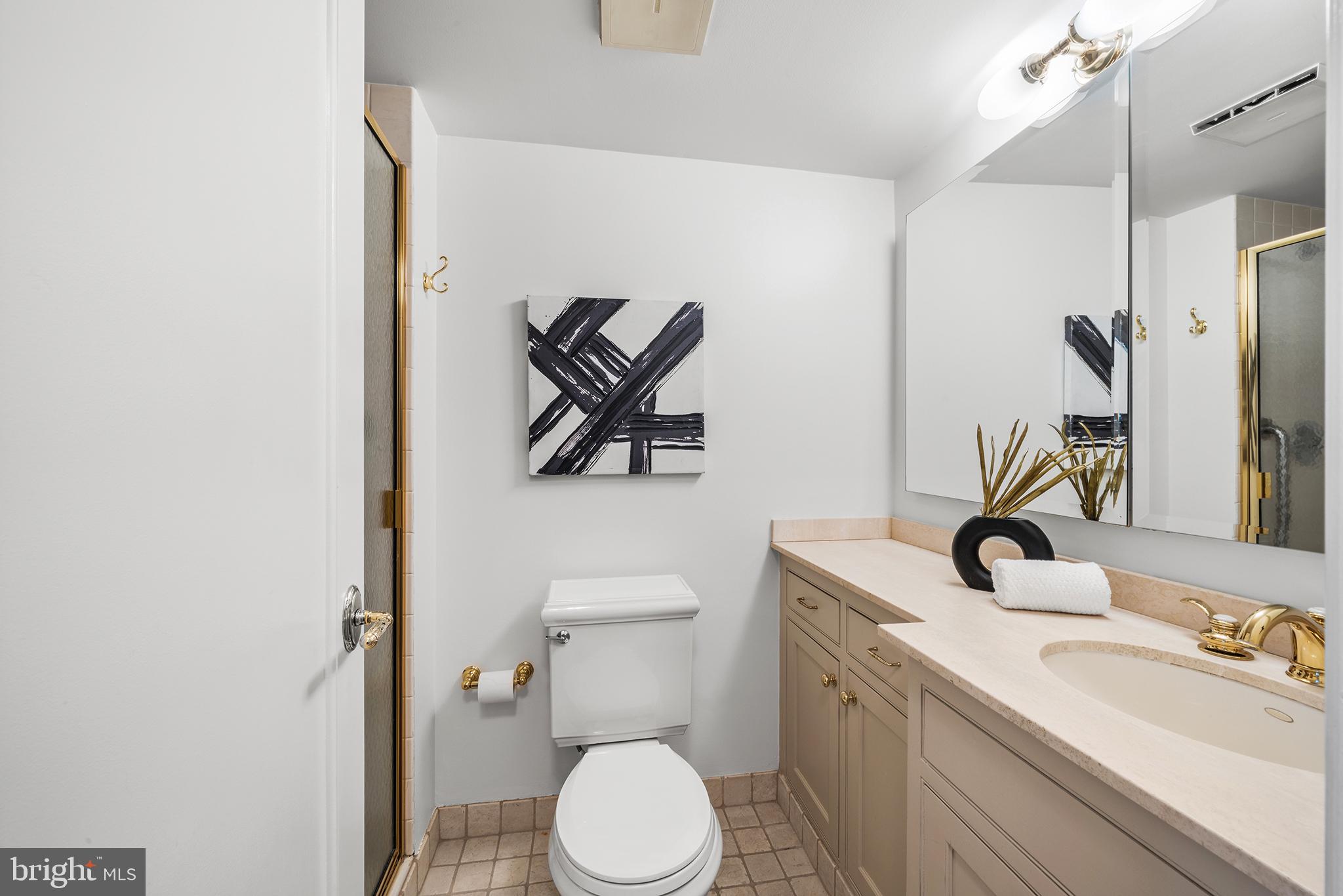 2018 Walnut Street, Unit 21L Philadelphia, PA 19103 - Photo 23 of 39 Sleek and modern bathroom retreat.