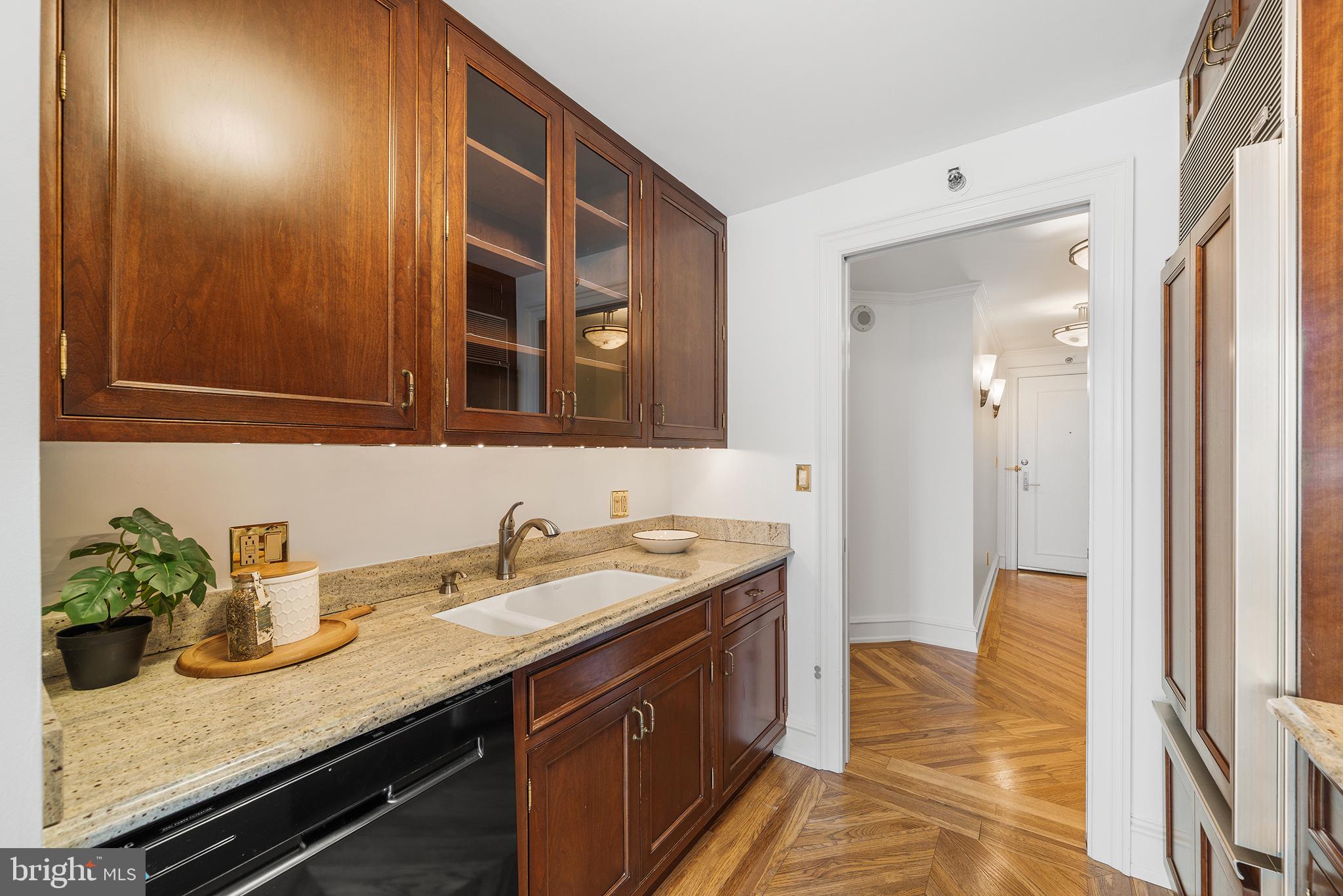 2018 Walnut Street, Unit 21L Philadelphia, PA 19103 - Photo 6 of 39 Charming kitchen with elegant finishes.