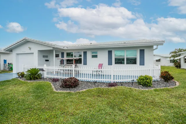 $355,000 | 2105 Alfred Drive, Boynton Beach, FL 33426