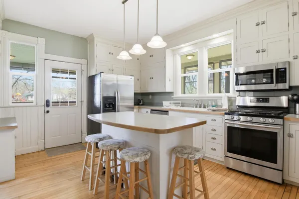 $449,900 | 435 Jefferson Street, Eau Claire, WI 54701