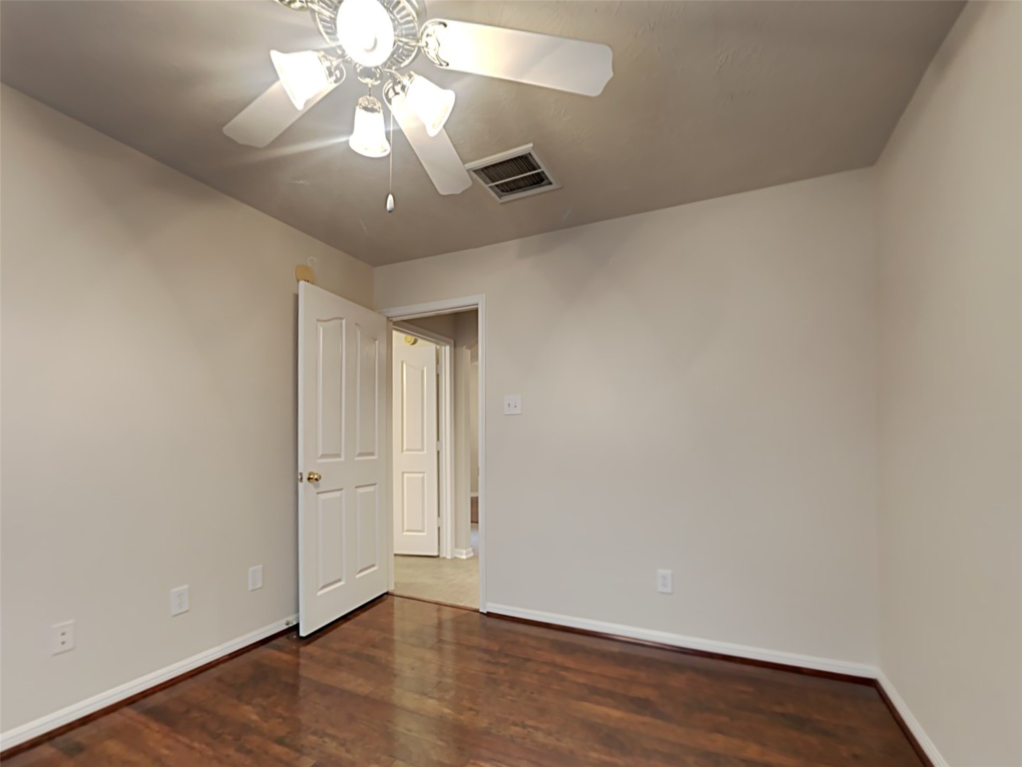 155 South Queenscliff Circle Spring, TX 77382 - Photo 8 of 19
