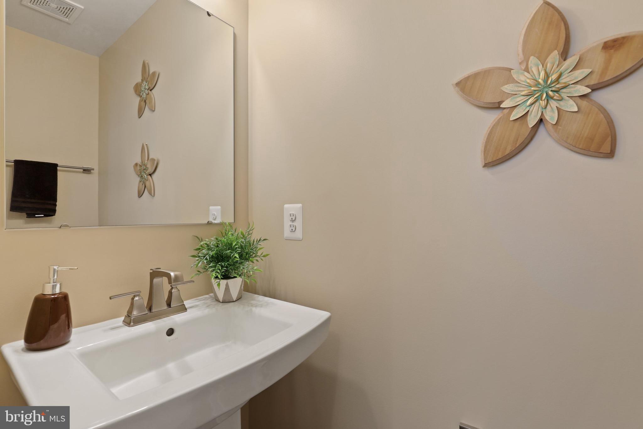 18028 Red Cedar Road Dumfries, VA 22026 - Photo 15 of 47 Gallery Image 15