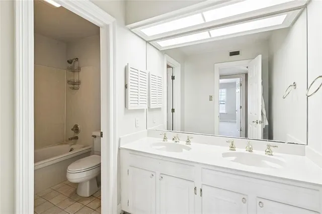 $729,000 | 228 Rue St Peter, Metairie, LA 70005