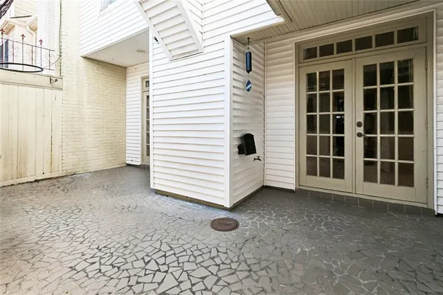 $729,000 | 228 Rue St Peter, Metairie, LA 70005