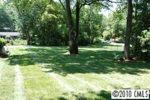 1156 Andover Road Charlotte, NC 28211 - Photo 2 of 8 a view of backyard with green space