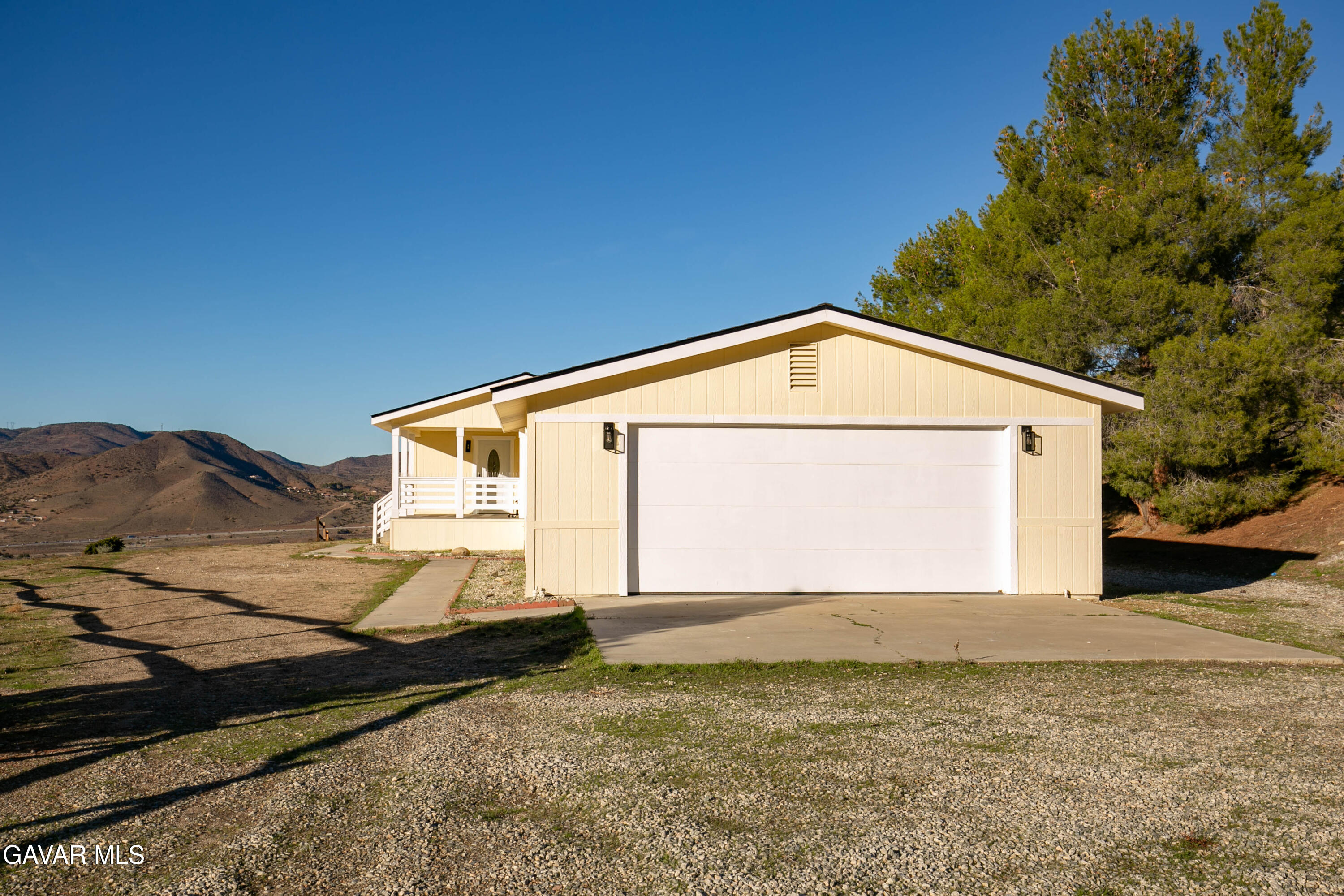 32010 Quirk Road Acton, CA 93550 - Photo 3 of 38 a view of backyard of house