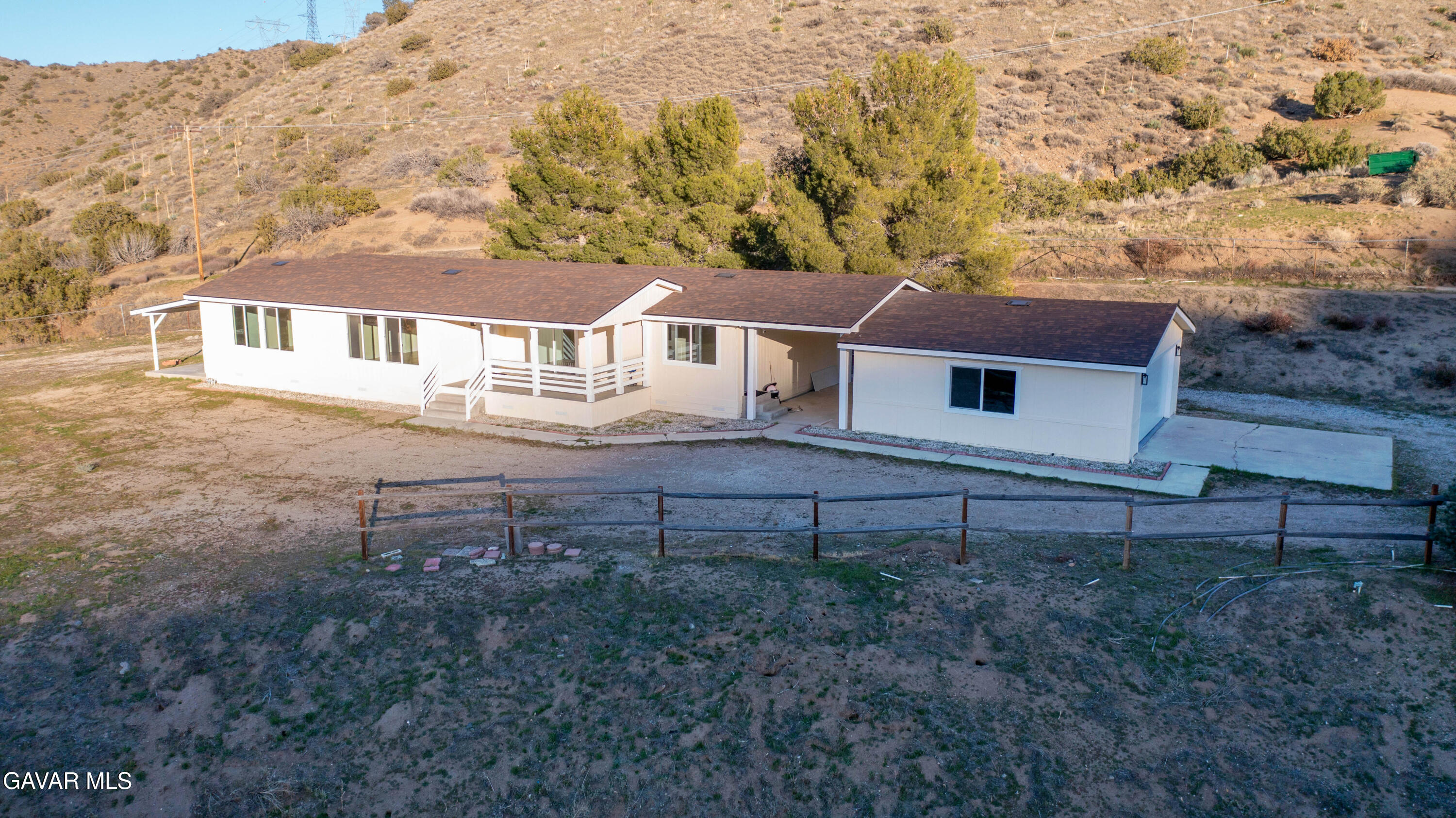 32010 Quirk Road Acton, CA 93550 - Photo 34 of 38 front view of a house with a yard