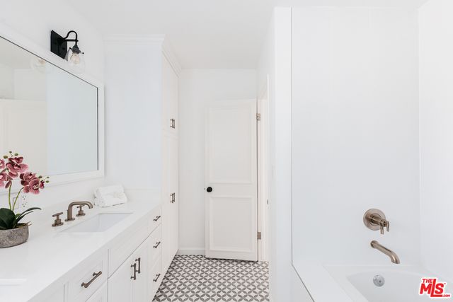 $1,835,000 | 3555 Wasatch Avenue, Los Angeles, CA 90066