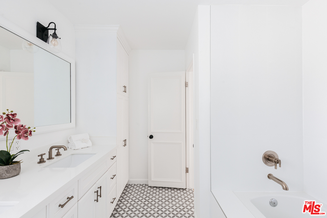 3555 Wasatch Avenue Los Angeles, CA 90066 - Photo 12 of 27