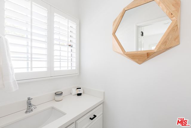 $1,835,000 | 3555 Wasatch Avenue, Los Angeles, CA 90066