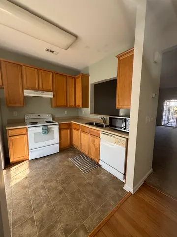 $1,900 | 202 Twin Tree Drive, Summerville, SC 29485