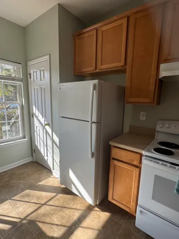 $1,900 | 202 Twin Tree Drive, Summerville, SC 29485