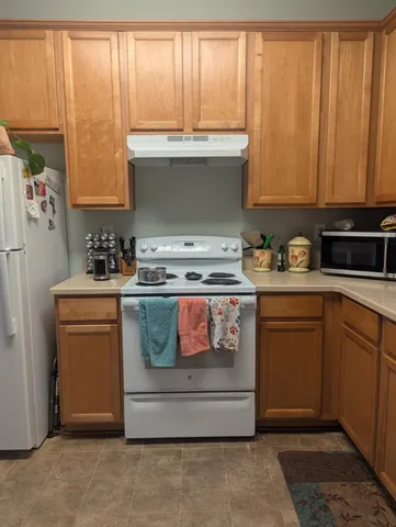 $2,100 | 202 Twin Tree Drive, Summerville, SC 29485