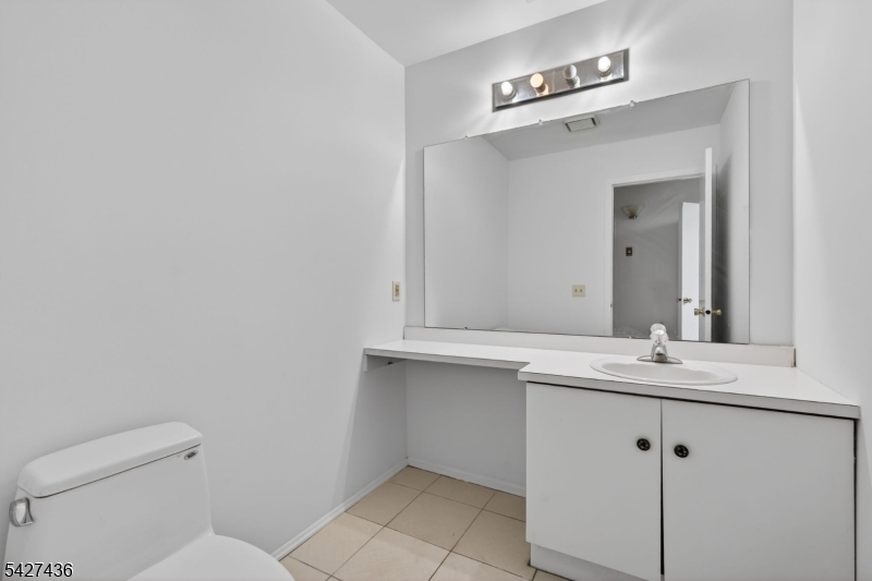169 Castle Ridge Drive East Hanover, NJ 07936 - Photo 13 of 34