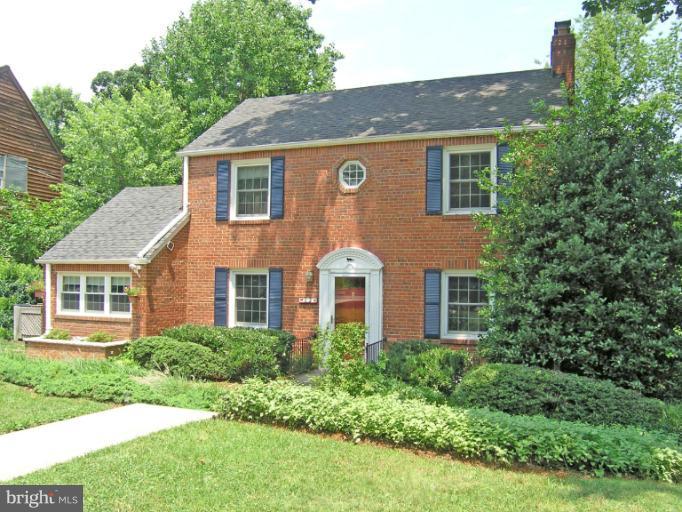 12 Hilltop Road Silver Spring, MD 20910 - Photo 28 of 30 Exterior (Front)