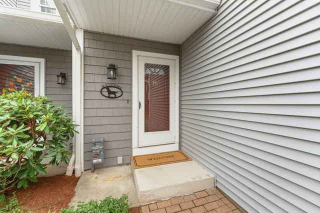 $579,900 | 303 Treasure Island Road, Unit 303, Webster, MA 01570