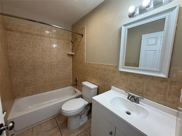 $1,199 | 6104 Southwest 12th Place, Unit 3, Gainesville, FL 32607