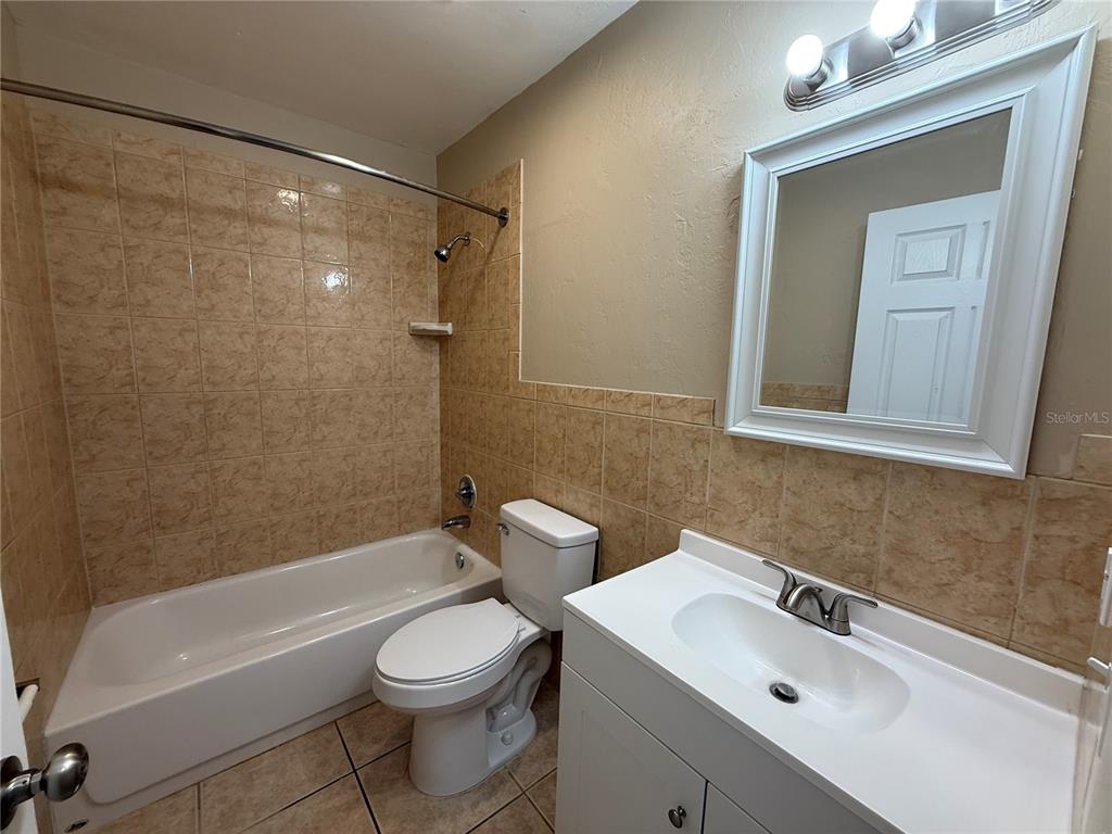 6104 Southwest 12th Place, Unit 3 Gainesville, FL 32607 - Photo 8 of 11