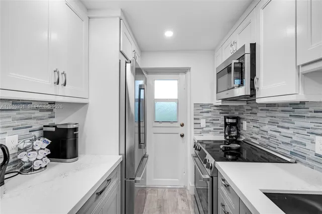 $2,800 | 4502 North Federal Highway, Unit 167H, Lighthouse Point, FL 33064