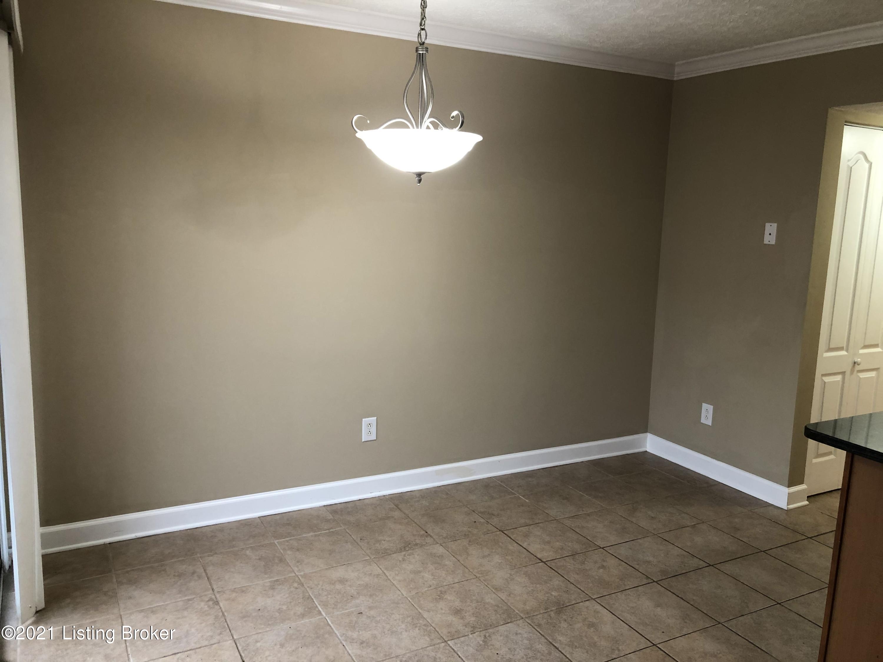 218 Regency Point Path Lexington, KY 40503 - Photo 7 of 24 IMG_1792