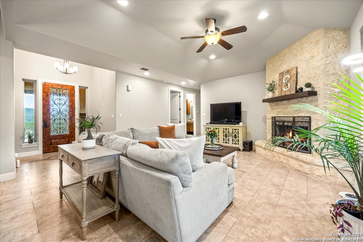 31720 Retama Bulverde, TX 78163 - Photo 10 of 51