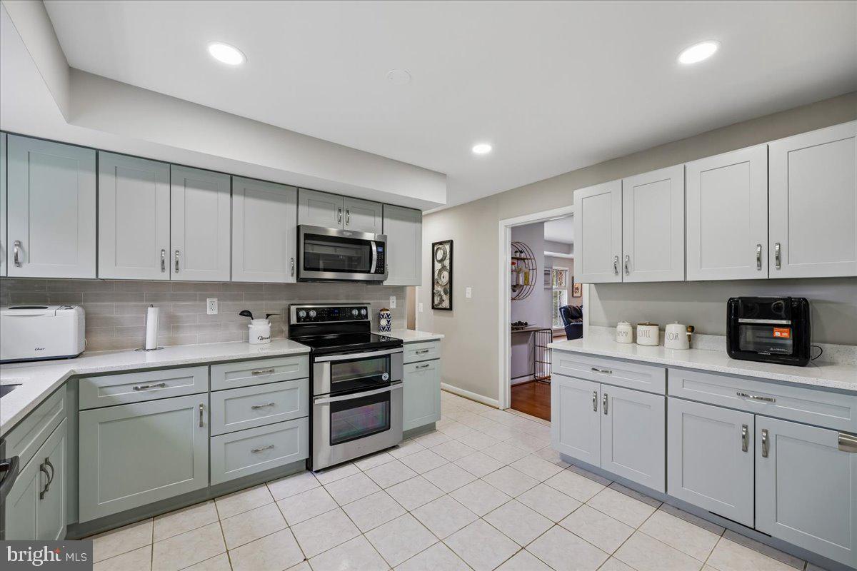 11518 Charlton Drive Silver Spring, MD 20902 - Photo 12 of 49 Kitchen