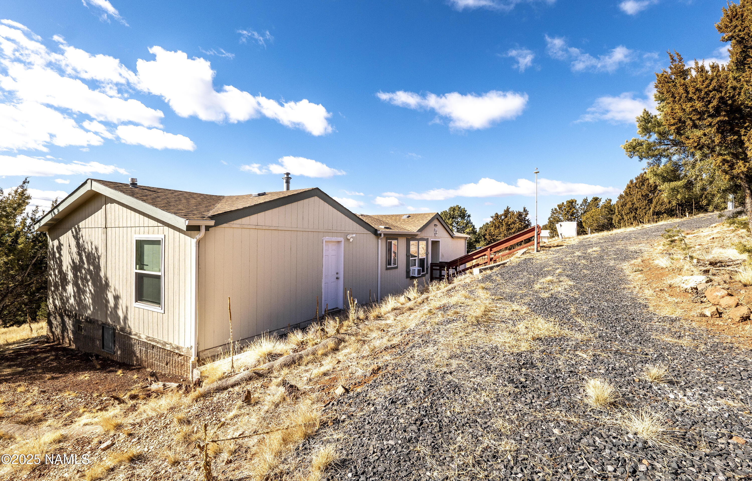 1608 East Sagebrush Road Williams, AZ 86046 - Photo 2 of 32 P1770986