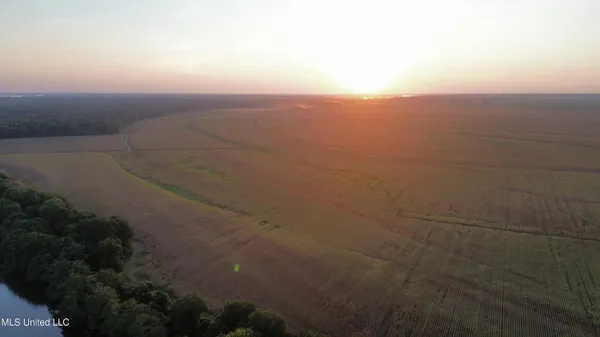 $1,250,000 | Bolivar Road, Benoit, MS 38725
