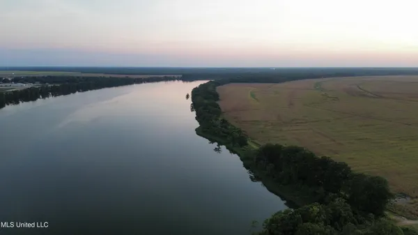 $1,250,000 | Bolivar Road, Benoit, MS 38725