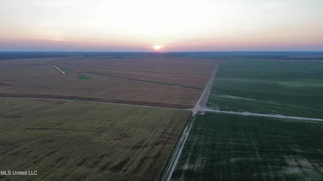 $1,250,000 | Bolivar Road, Benoit, MS 38725