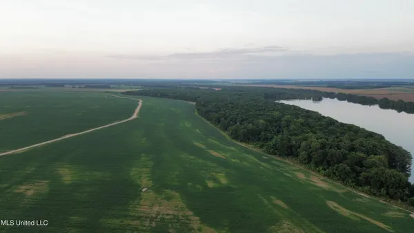 $1,250,000 | Bolivar Road, Benoit, MS 38725