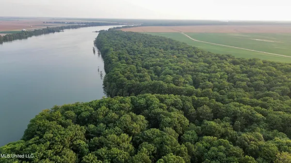$1,250,000 | Bolivar Road, Benoit, MS 38725