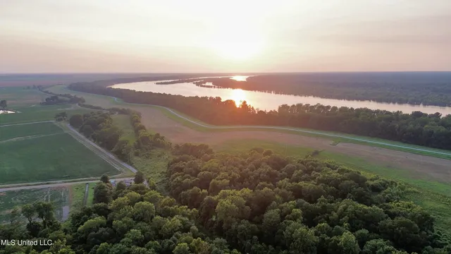 $1,250,000 | Bolivar Road, Benoit, MS 38725