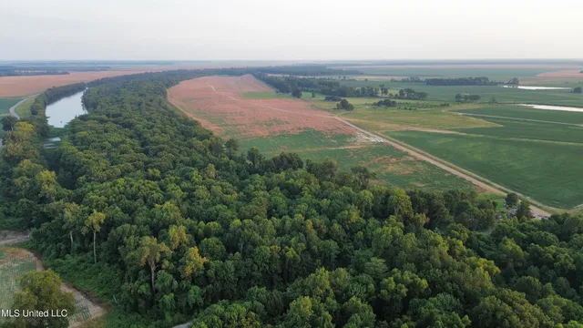 $1,250,000 | Bolivar Road, Benoit, MS 38725