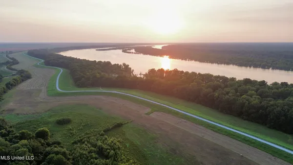 $1,250,000 | Bolivar Road, Benoit, MS 38725