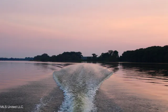 $1,250,000 | Bolivar Road, Benoit, MS 38725