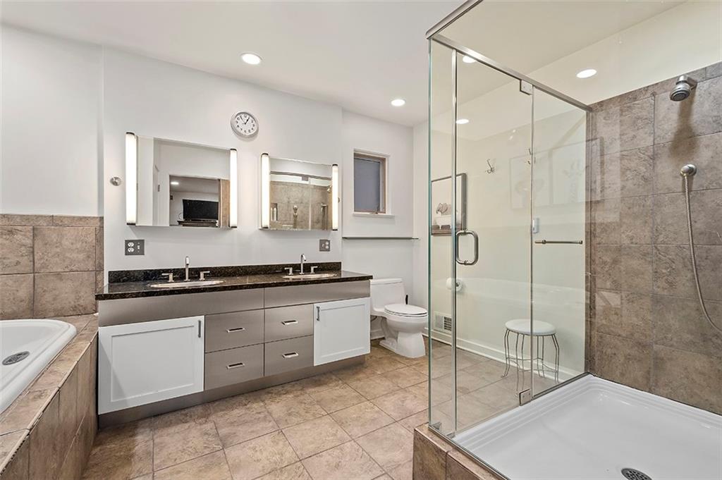 943 Valleyview Road Pittsburgh, PA 15243 - Photo 12 of 25 Gallery Image 12