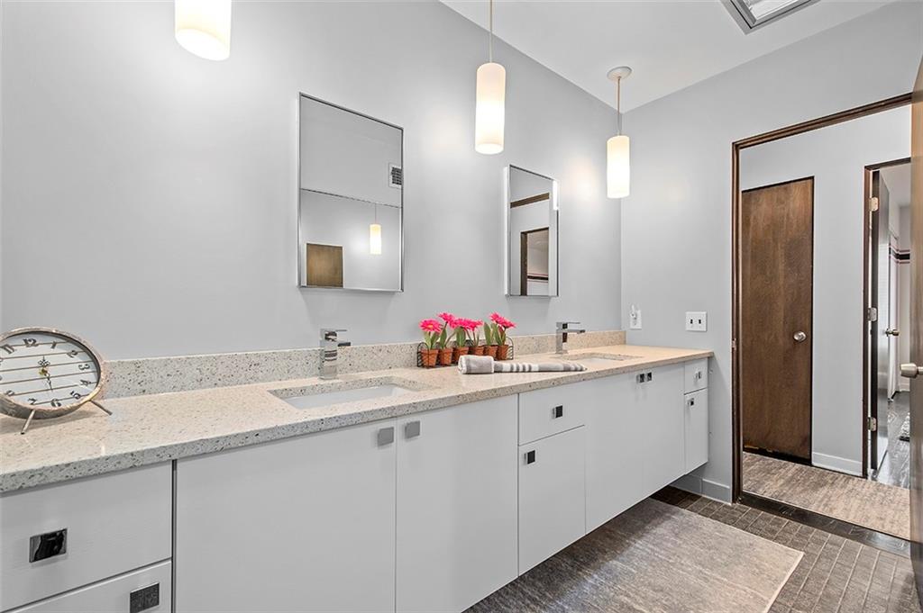 943 Valleyview Road Pittsburgh, PA 15243 - Photo 14 of 25 Gallery Image 14