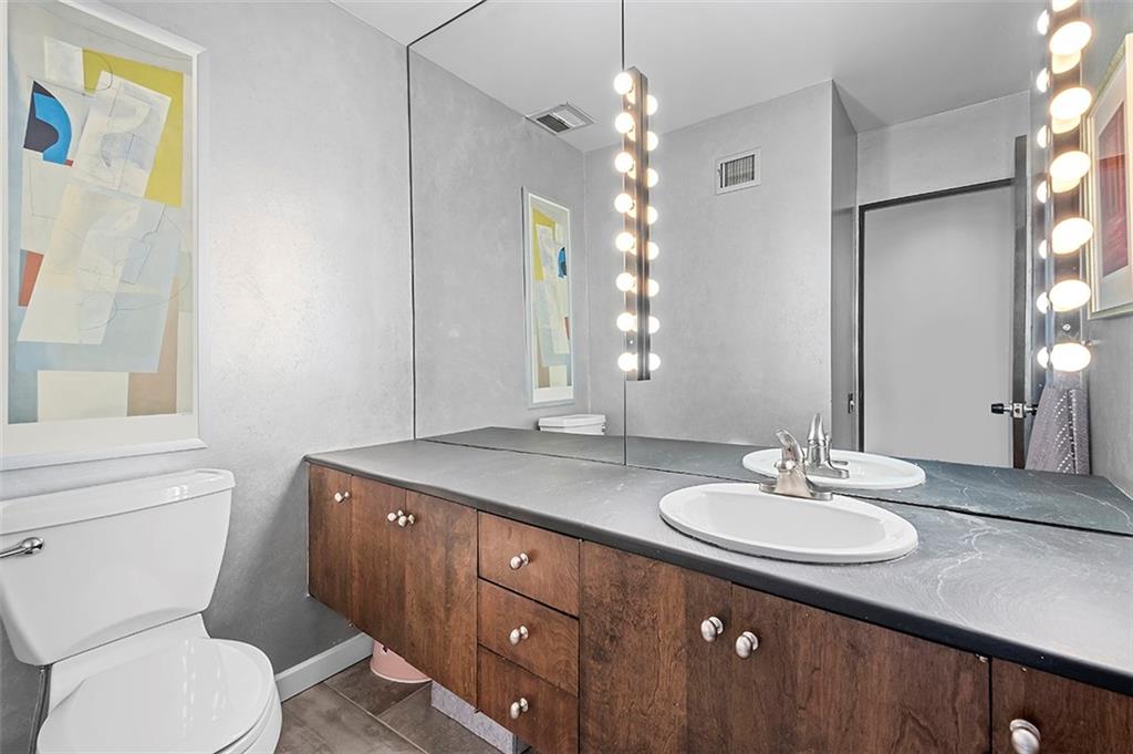 943 Valleyview Road Pittsburgh, PA 15243 - Photo 19 of 25 Gallery Image 19