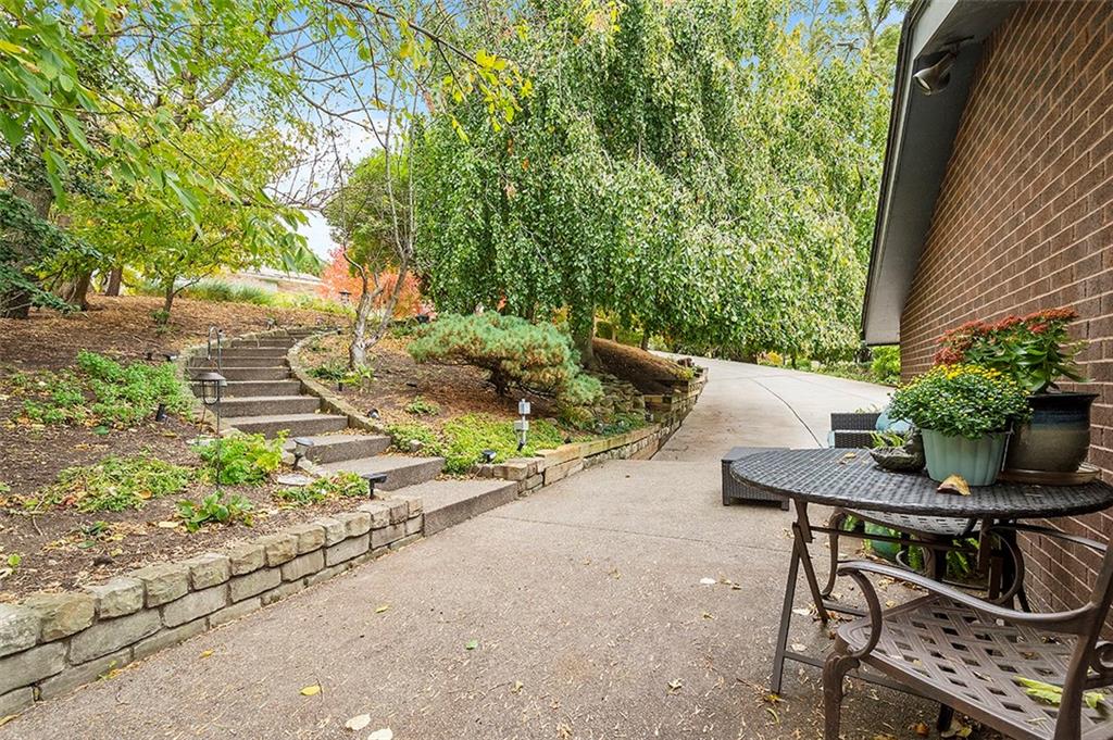 943 Valleyview Road Pittsburgh, PA 15243 - Photo 23 of 25 Gallery Image 23
