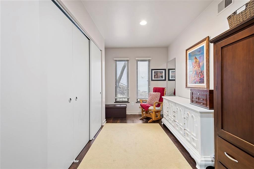 943 Valleyview Road Pittsburgh, PA 15243 - Photo 10 of 25 Gallery Image 10