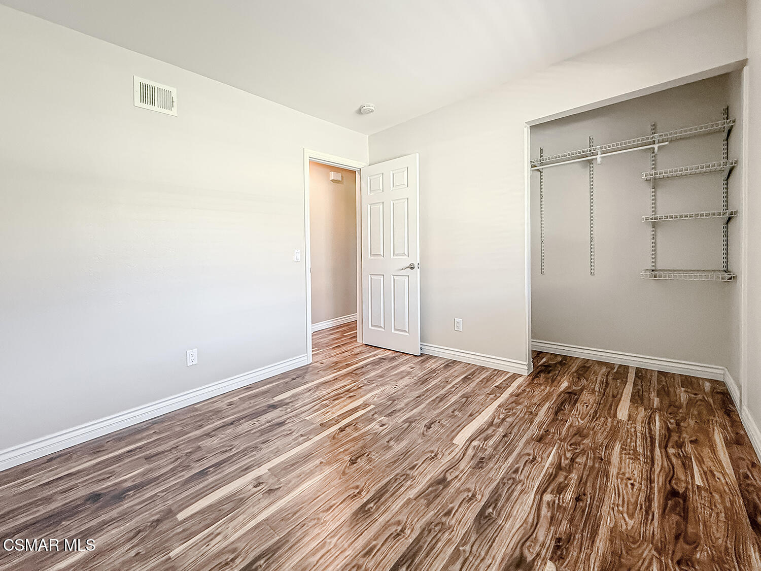 516 Spring Road, Unit 113 Moorpark, CA 93021 - Photo 23 of 43 dBedroom1-2